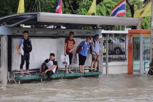 Uberschwemmungen-in-Bangkok_07