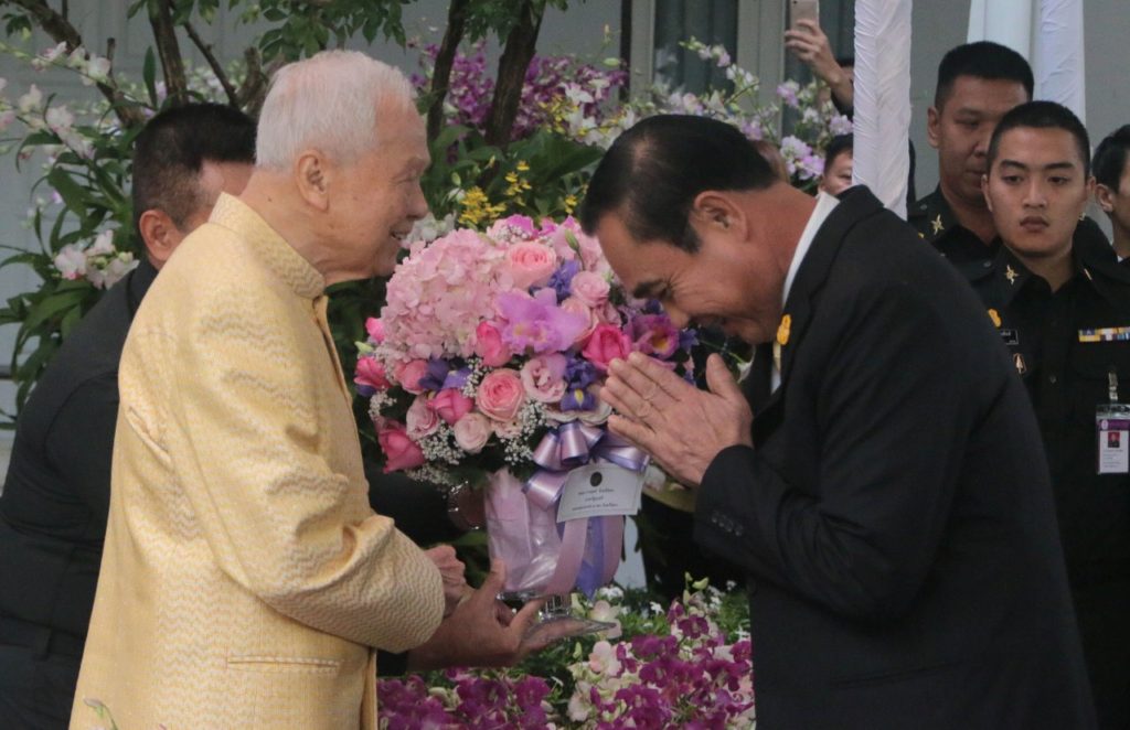 Ratspräsident Prem weist auf die mangelnde Unterstützung von Prayuth hin