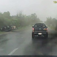 Tödlicher LKW-Unfall durch eine Fahrzeug-Kamera aufgenommen