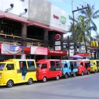 Gelbe Tuk-Tuk auf Phuket dürfen maximal 30 Baht pro Fahrgast verlangen