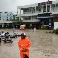 Polizeistation in Patong steht unter Wasser.