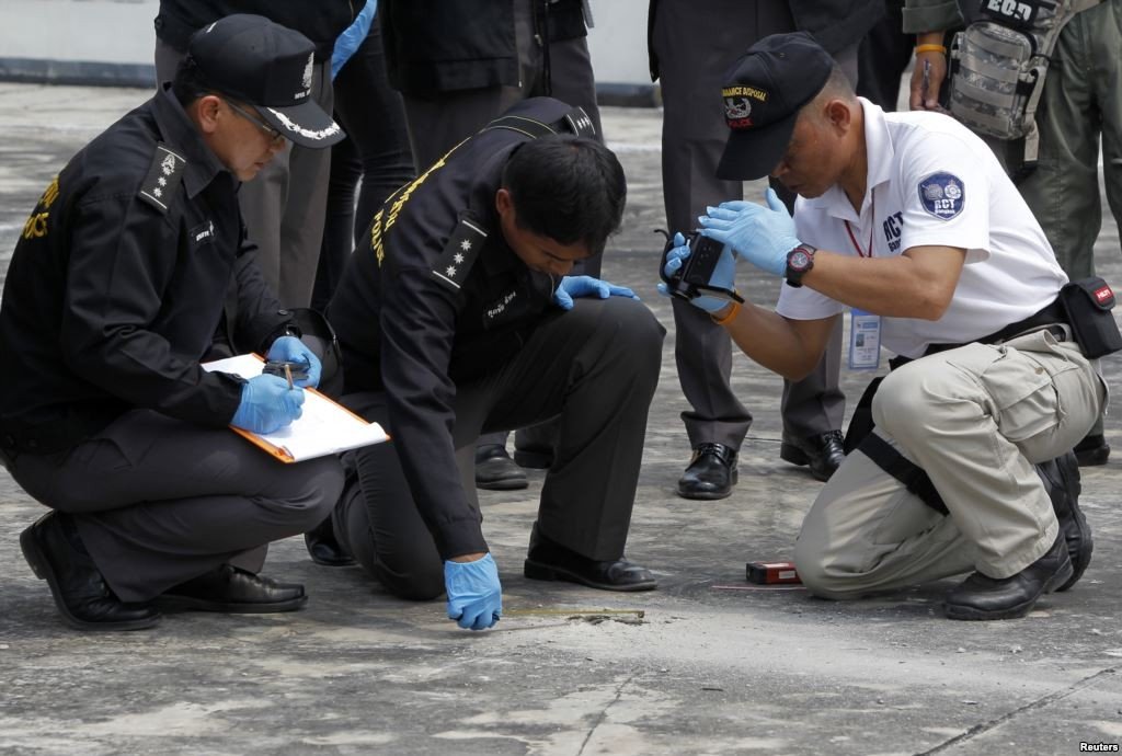 Polizeiliche Ermittlungen in Bangkok durch Korruption, Brutalität und politischen Einfluss behindert