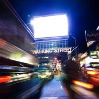 LED-Leuchtreklamen Betreiber sollen den Kontrast der Riesenbildschirme herunter regeln