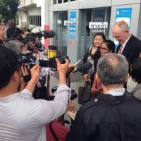 Die beiden Reporter der PhuketWan sind laut Gerichtsurteil nicht schuldig und wurden freigesprochen