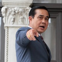 Prayuth will gegen jeden rechtliche Schritte einleiten, der mit seiner Meinungsäußerung für Unruhen und Instabilität im Land sorgen könnte.