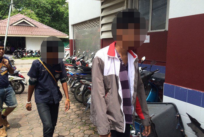 Jugendliche auf Phuket bedrohen einen Autofahrer mit der Pistole