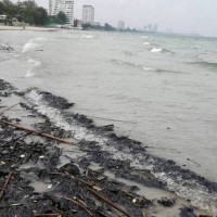 Zehn Kilometer Strand von Hua Hin mit Ölteppich überzogen