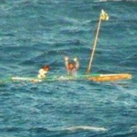 Thailändisches Frachtschiff rettet zwei Fischer in letzter Sekunde