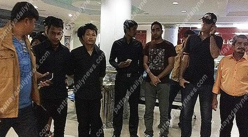 Acht illegal arbeitende Ausländer bei Razzia in bekannten Nachtclub in Pattaya verhaftet
