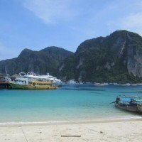 Deutsche Touristin verliert auf der Insel Phi Phi ihre Handtasche und erhält sie dank Facebook zurück