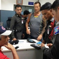 Engländer klaut auf dem Flughafen Phuket die Brieftasche eines Tunesiers