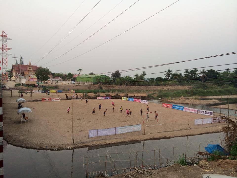 Chiang Mai verwandelt ein ausgetrocknetes Flussbett in einen Strand für die „Summer-Beachgames“
