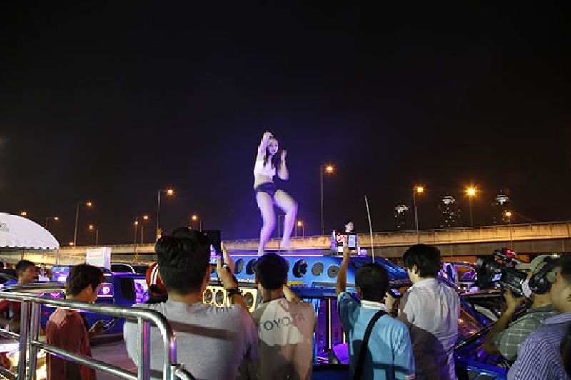 Prayuth will alle unanständigen Frauen während der Songkran Feiertage verhaften