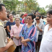 Die Geschäftsleute am Strand von Surin auf Phuket machen einen letzten Appell an den Gouverneur