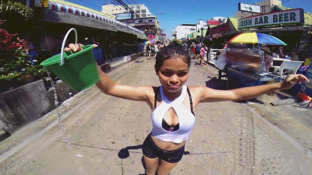 Auch am dritten Tag geht die Wasserparty in Pattaya munter weiter