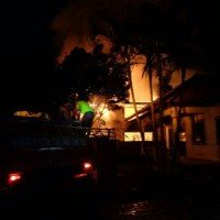 17 Schulmädchen kommen bei einem Brand in einem Schlafsaal ums Leben