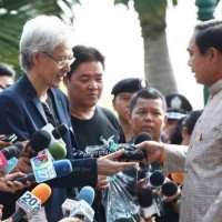 Die Medien bedrängen Premierminister Prayuth, seine Maulkorbgesetze auf den Müll zu werfen