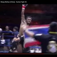 Chinesischer Boxer kapituliert in der ersten Runde gegen den thailändischen Muay-Thai Champion Buakaw