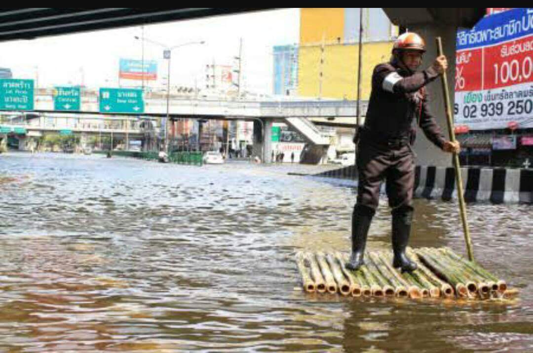 Schwere Überschwemmungen in Bangkok nach den stärksten Regenfällen seit 25 Jahren