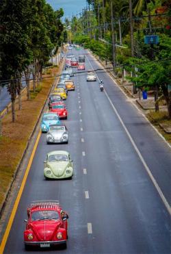 Er fährt und fährt und fährt: VW Käfer Liebhaber Treffen in Thailand