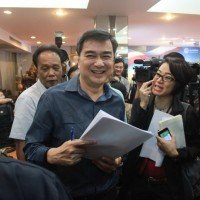 Ehemaliger Premierminister Abhisit ist gegen den Verfassungsentwurf