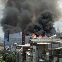 Nach dem Großbrand im Major Cineplex Pinklao in Bangkok überprüfen die Behörden nun 39 weitere Kinos auf ihre Sicherheit