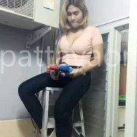 Sexy Klimaanlagen Technikerin entpuppt sich als Transgender