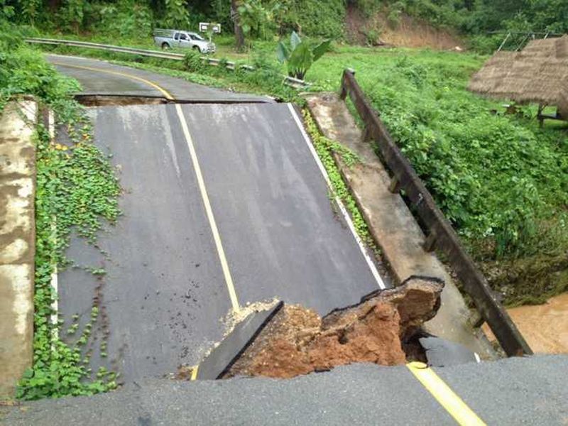 Sturzfluten und Überschwemmungen zerstören über 150 Häuser in der Provinz Lampang