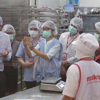 38 Personen mit Lebensmittelvergiftung ins Krankenhaus eingeliefert