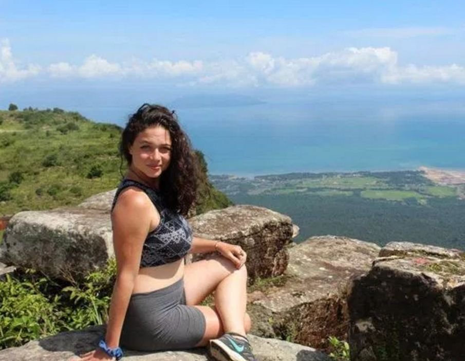 Haftstrafe des Angreifers der amerikanischen Touristin auf Krabi halbiert