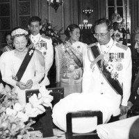 Der japanische Kaiser trauert drei Tage um König Bhumibol