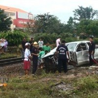 Mehr Glück als Verstand beim Überqueren eines Bahnübergangs?