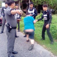 Betrunkener Ausländer greift auf Phuket mehrere Fahrzeuge an