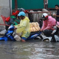 Überschwemmungen in Samut Prakan, Nonthaburi und Nakhon Pathom