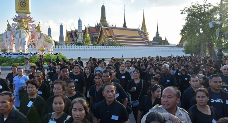 Ein Teil von Sanam Luang wird für die königliche Bestattung nach Neujahr geräumt