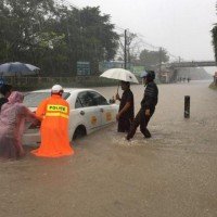 Sturzfluten legen schon wieder Phuket lahm