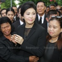 Yingluck versucht die Unterschiede in der Reispolitik herauszufinden