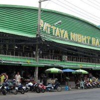 Illegale Waren für 10 Millionen Baht im Nacht Basar in Pattaya beschlagnahmt