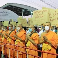 Dhammakaya Mönche widersetzen sich den Anordnungen der Behörden