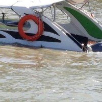 44 italienische und französische Touristen von sinkenden Schnellboot gerettet