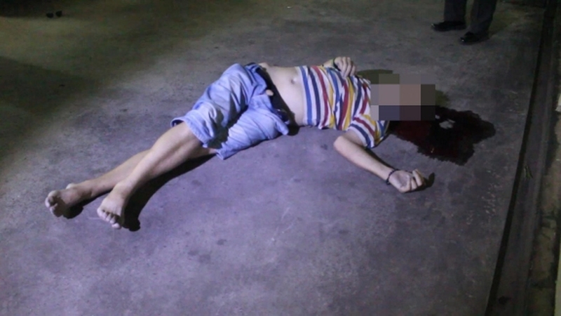 Brite fällt aus seinem Hotel in Udon Thani in den Tod