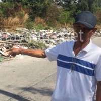 Anwohner beschweren sich über riesigen Müllhaufen neben dem Rathaus