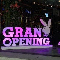Playboy eröffnet sein erstes Asien Kaffee in Bangkok