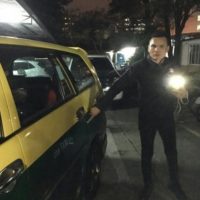 Taxifahrer zwingt einen TV-Chef 1.000 Baht zu bezahlen