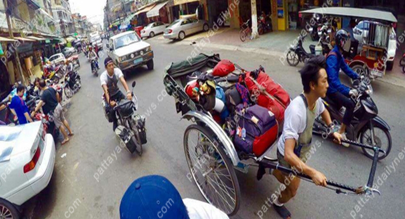 Drei japanische Rikschas auf dem Weg von Pattaya nach Bangkok