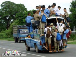 Schulbus in Thailand