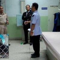 Patientin im Krankenhaus von einem Hund gebissen