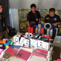 Gefälschte Waren für eine halbe Millionen Baht in Patong beschlagnahmt