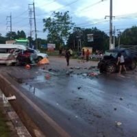 Sechs Tote und elf Verletzte nach einem Van - Pickup Unfall in Sa Kaew