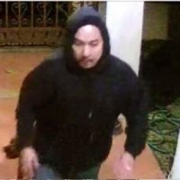 Ausländer auf Phuket bitten die Polizei um Hilfe auf der Suche nach einem fremden Mann